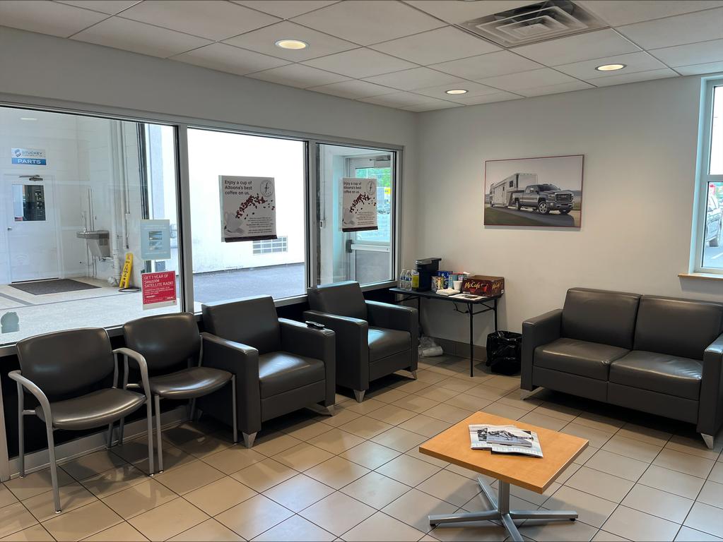 Dealership gallery photo 4